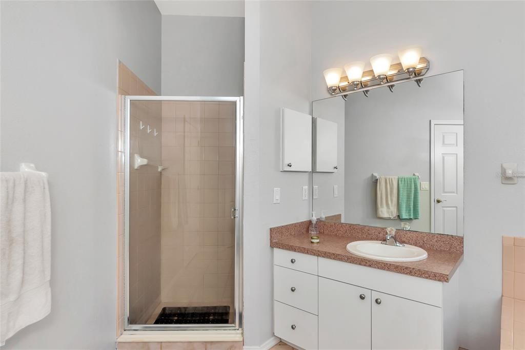 En Venta: $479,900 (3 camas, 2 baños, 1930 Pies cuadrados)