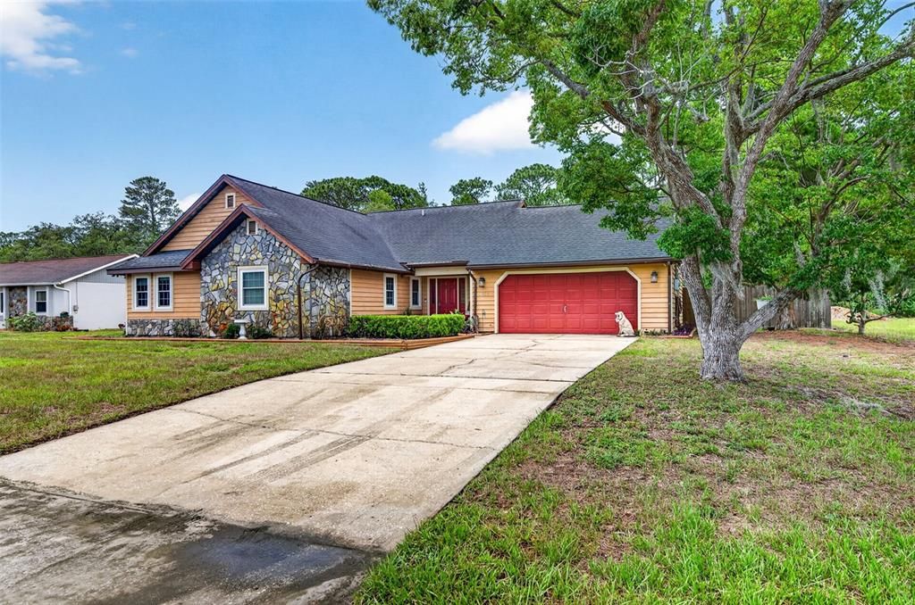For Sale: $314,900 (3 beds, 2 baths, 1597 Square Feet)