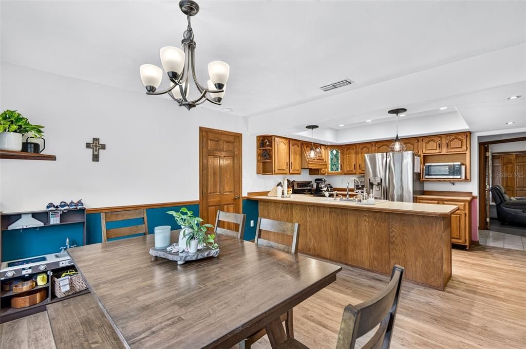 For Sale: $314,900 (3 beds, 2 baths, 1597 Square Feet)
