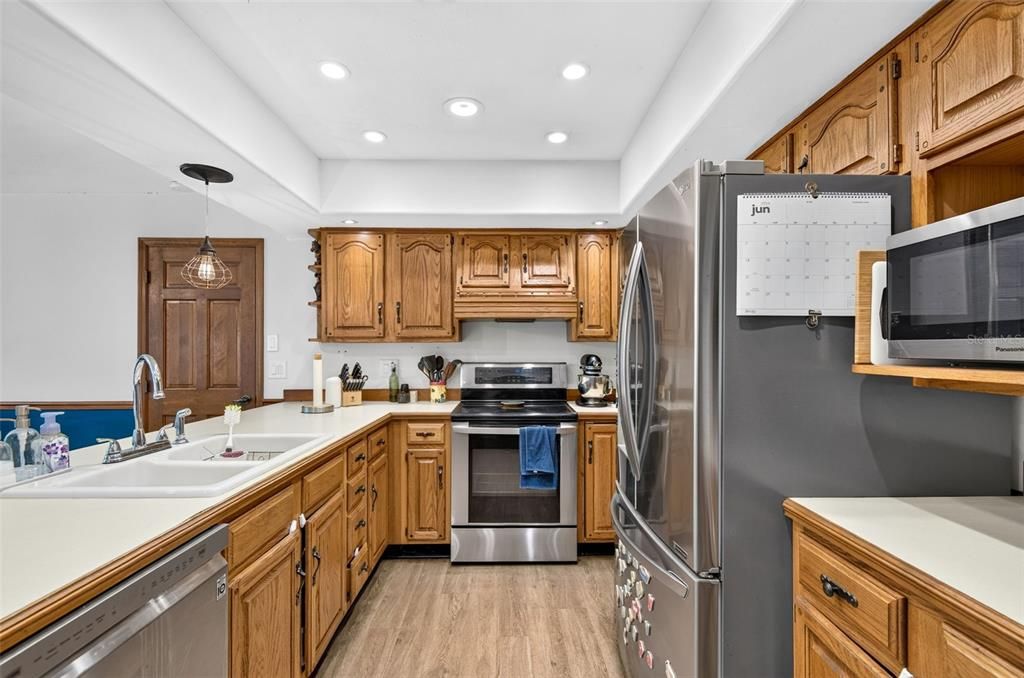 For Sale: $314,900 (3 beds, 2 baths, 1597 Square Feet)