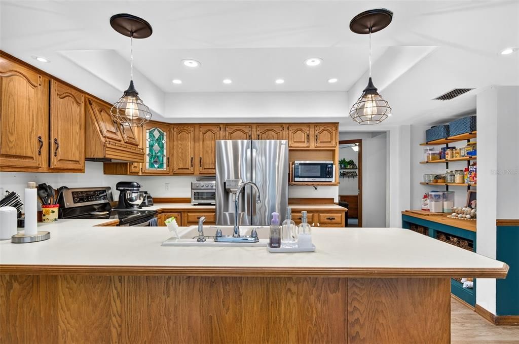 For Sale: $314,900 (3 beds, 2 baths, 1597 Square Feet)