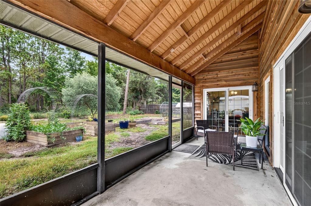 For Sale: $314,900 (3 beds, 2 baths, 1597 Square Feet)