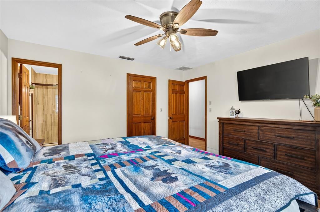 For Sale: $314,900 (3 beds, 2 baths, 1597 Square Feet)