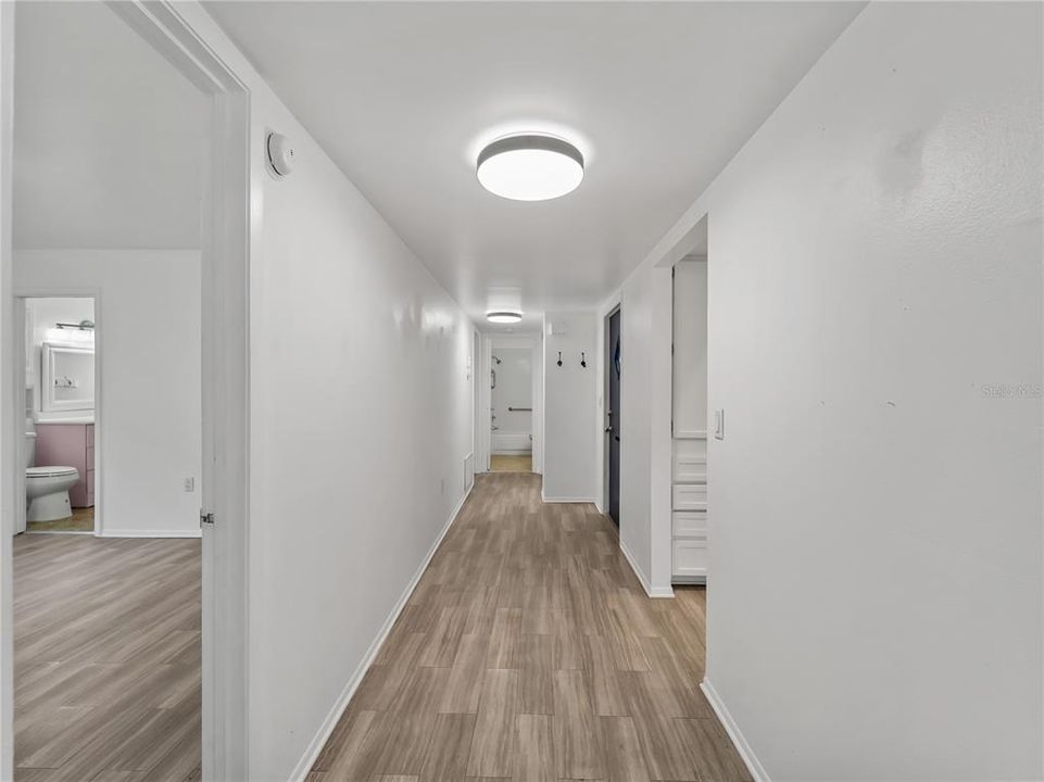 For Sale: $199,000 (2 beds, 2 baths, 1372 Square Feet)