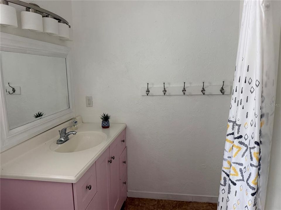 For Sale: $199,000 (2 beds, 2 baths, 1372 Square Feet)