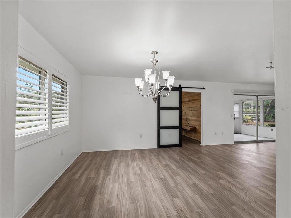 For Sale: $199,000 (2 beds, 2 baths, 1372 Square Feet)
