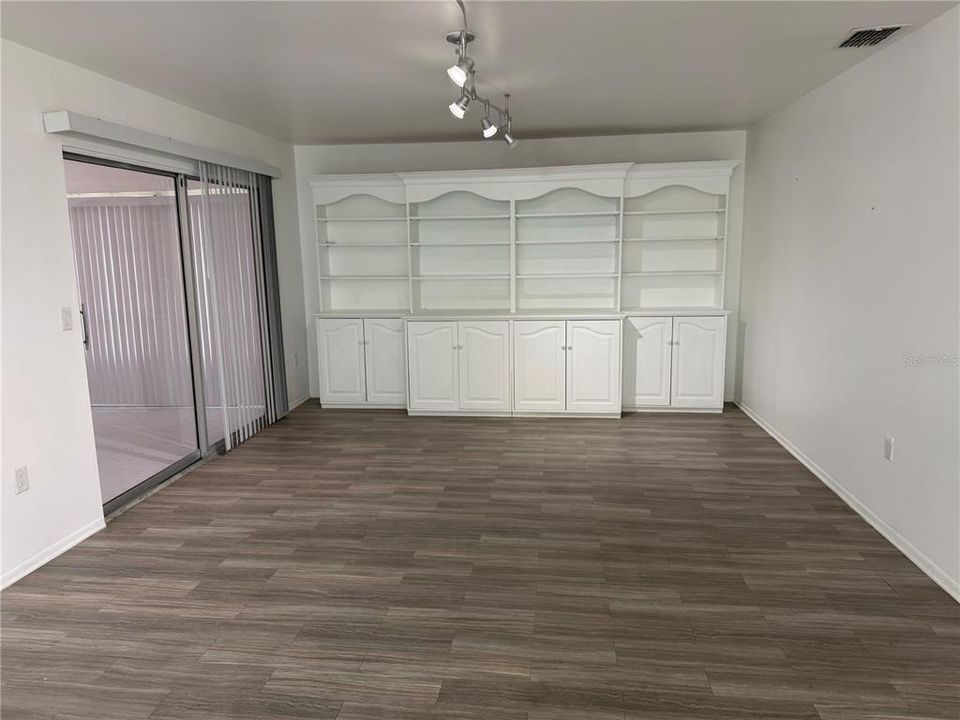 For Sale: $199,000 (2 beds, 2 baths, 1372 Square Feet)