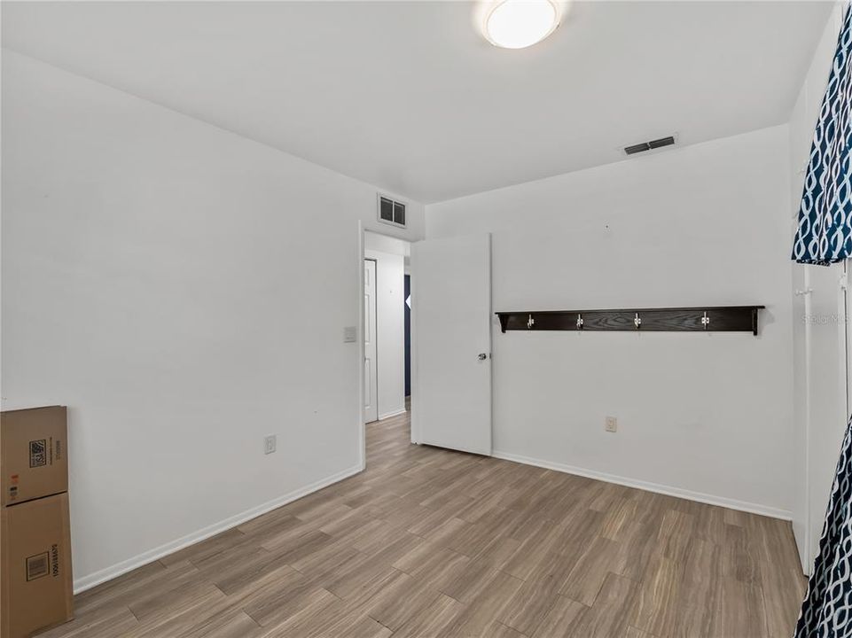 For Sale: $199,000 (2 beds, 2 baths, 1372 Square Feet)