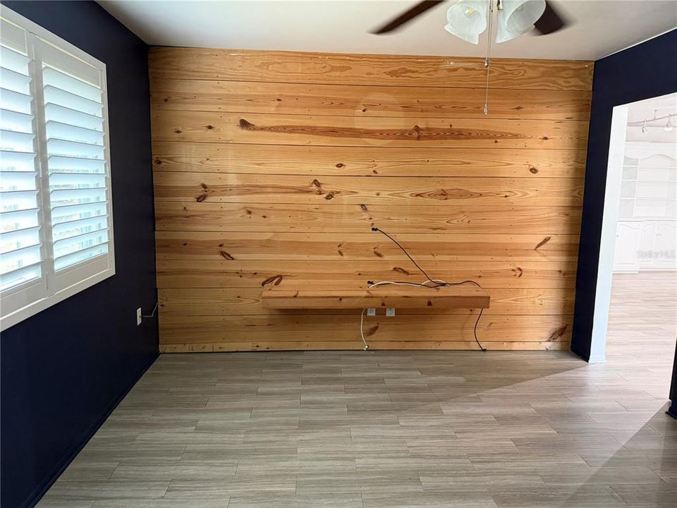 For Sale: $199,000 (2 beds, 2 baths, 1372 Square Feet)