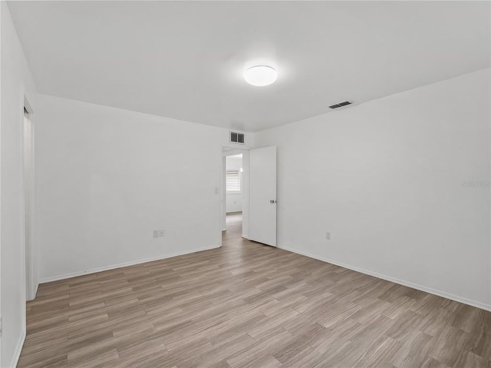 For Sale: $199,000 (2 beds, 2 baths, 1372 Square Feet)