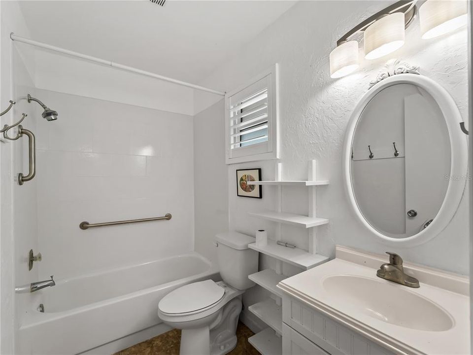 For Sale: $199,000 (2 beds, 2 baths, 1372 Square Feet)