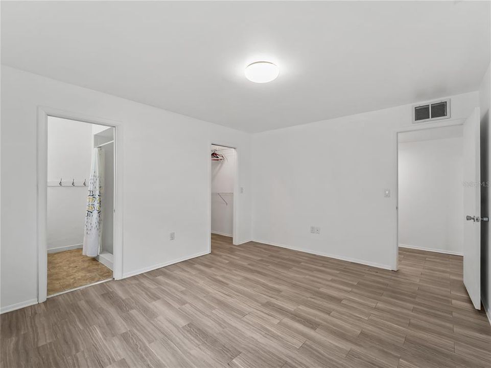 For Sale: $199,000 (2 beds, 2 baths, 1372 Square Feet)