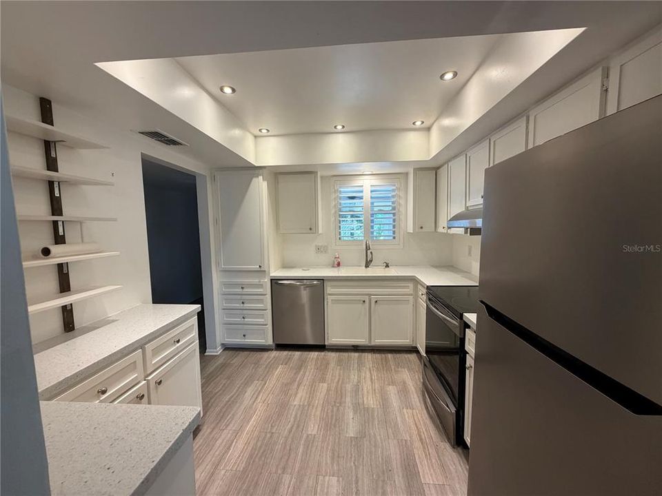 For Sale: $199,000 (2 beds, 2 baths, 1372 Square Feet)