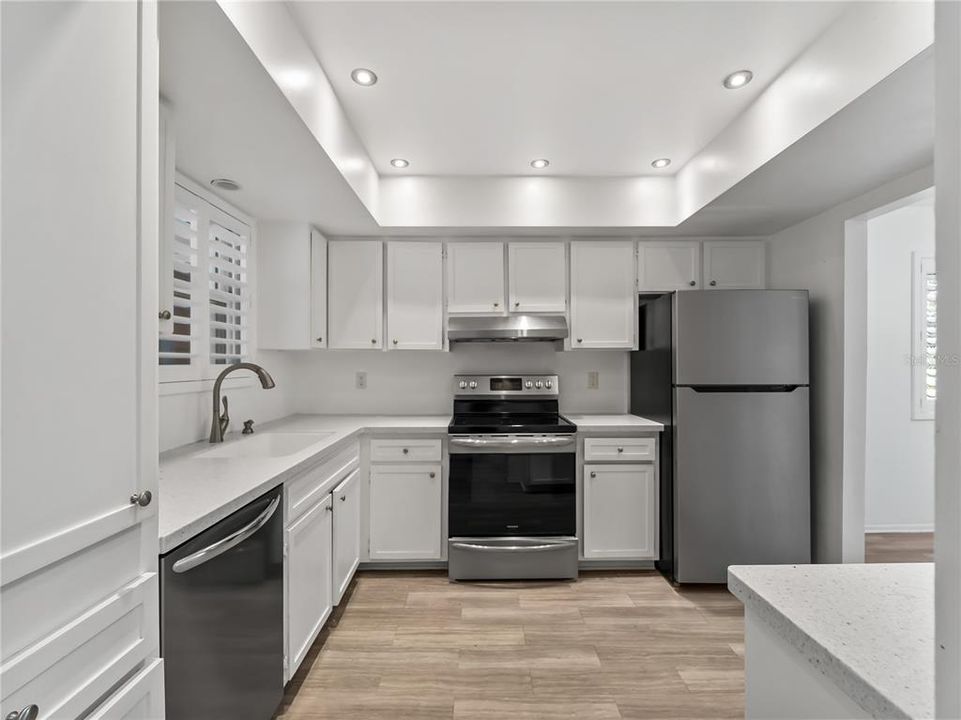 For Sale: $199,000 (2 beds, 2 baths, 1372 Square Feet)