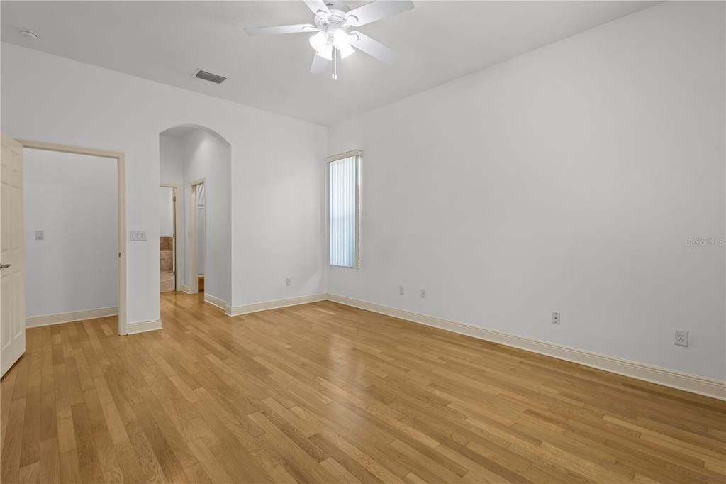 En Venta: $725,000 (4 camas, 3 baños, 2952 Pies cuadrados)