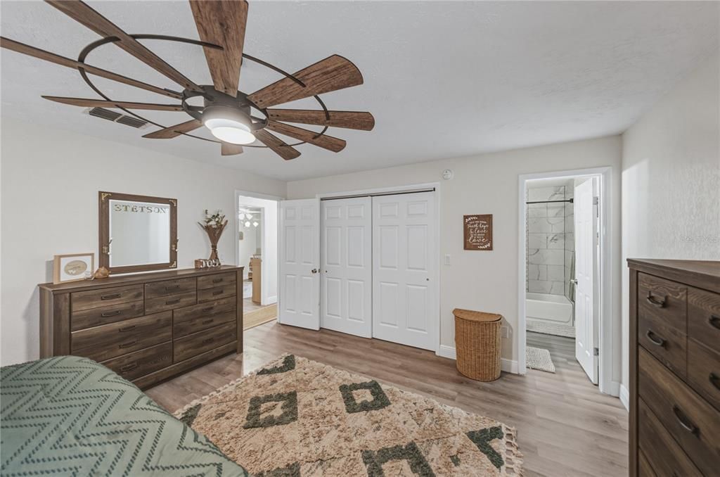 For Sale: $375,000 (3 beds, 2 baths, 1730 Square Feet)