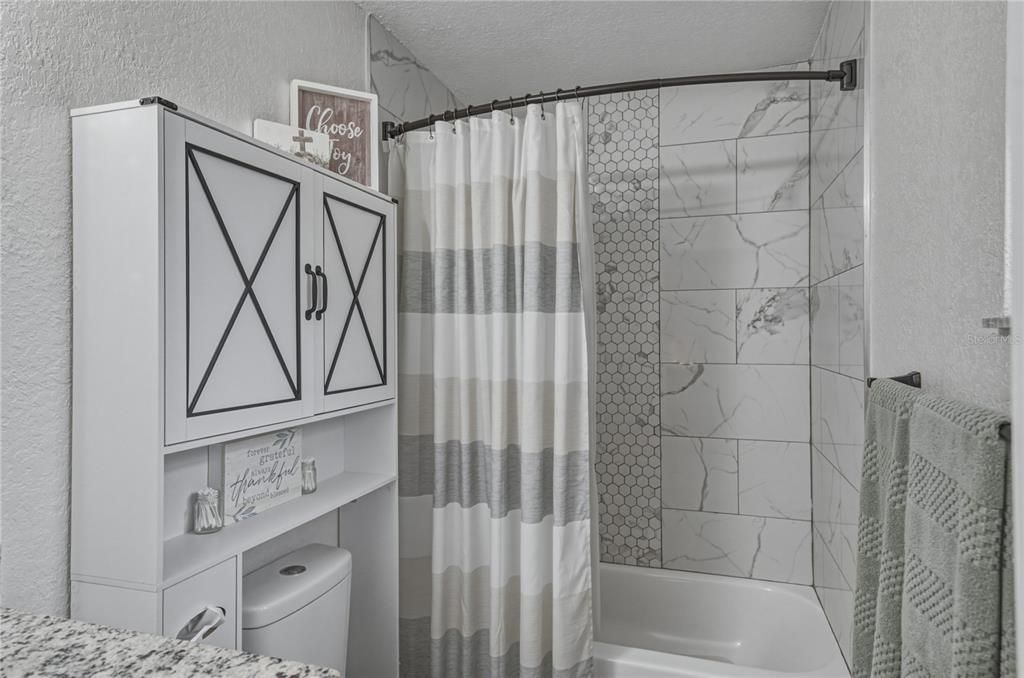 For Sale: $375,000 (3 beds, 2 baths, 1730 Square Feet)