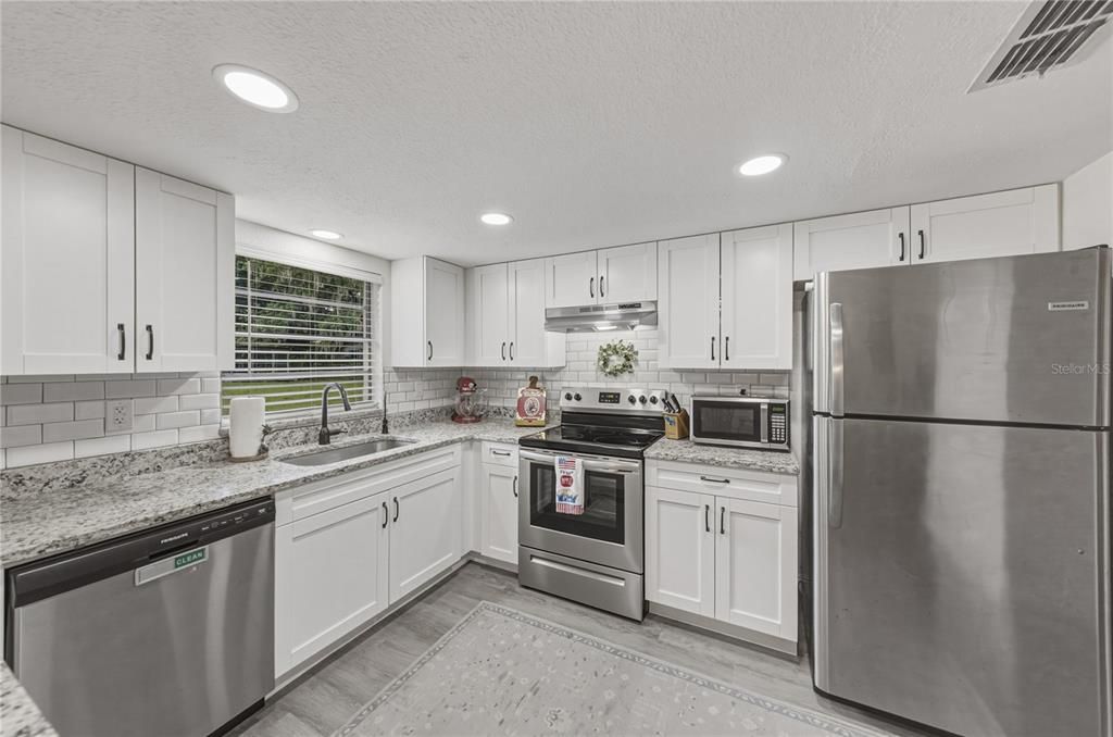 For Sale: $375,000 (3 beds, 2 baths, 1730 Square Feet)
