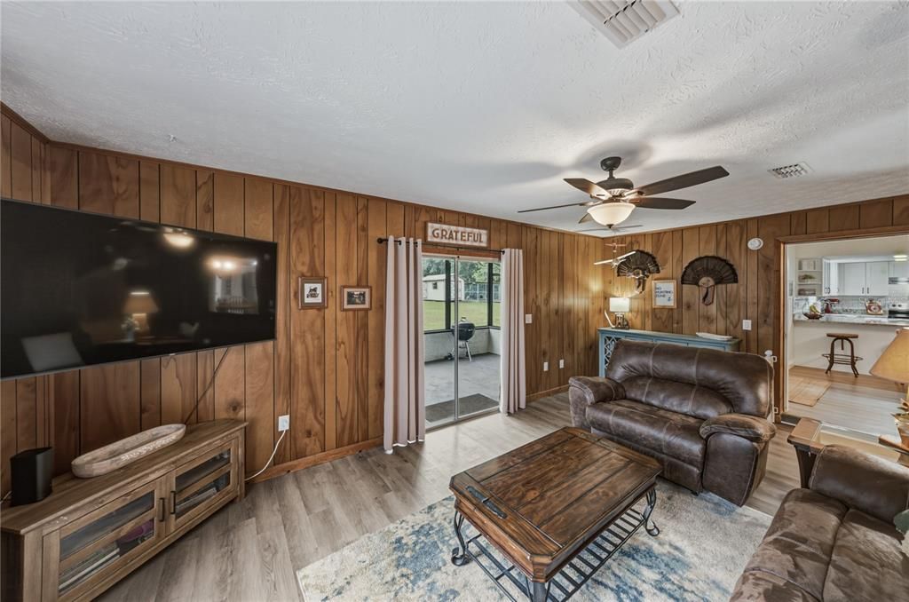 For Sale: $375,000 (3 beds, 2 baths, 1730 Square Feet)