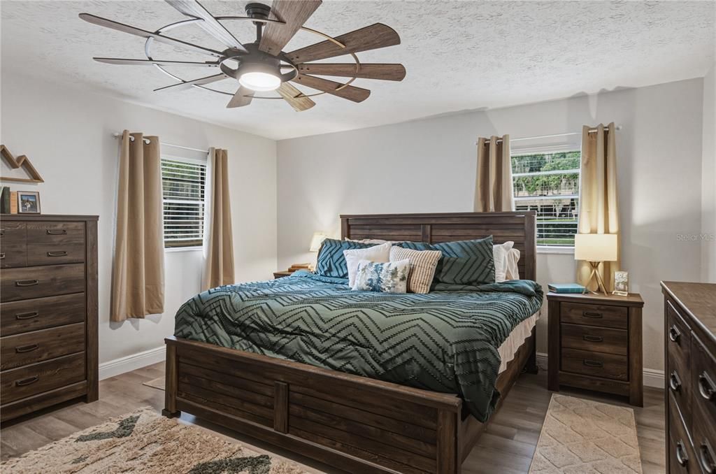 For Sale: $375,000 (3 beds, 2 baths, 1730 Square Feet)