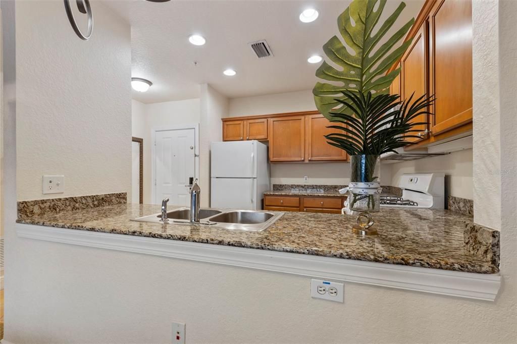 For Rent: $1,500 (1 beds, 1 baths, 823 Square Feet)