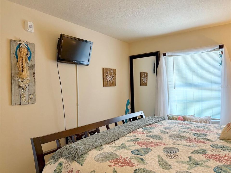В аренду: $2,600 (2 спален, 1 ванн, 912 Квадратных фут)