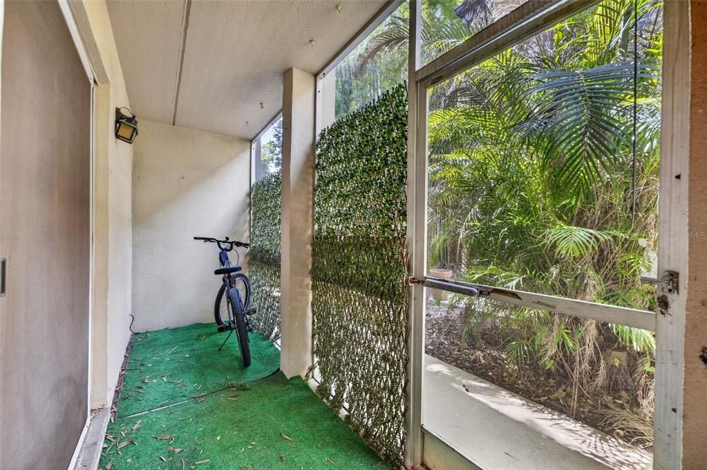 For Sale: $475,000 (1 beds, 1 baths, 767 Square Feet)