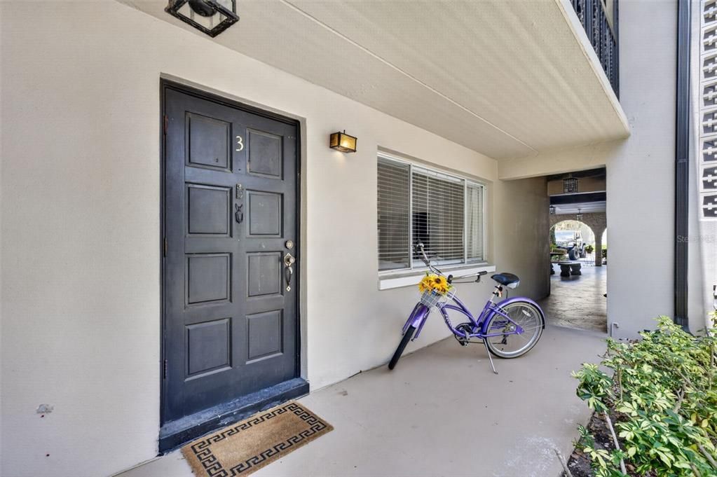 For Sale: $475,000 (1 beds, 1 baths, 767 Square Feet)