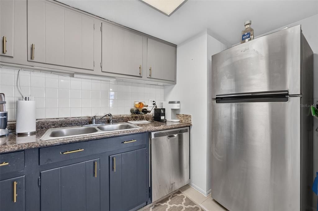 For Sale: $475,000 (1 beds, 1 baths, 767 Square Feet)