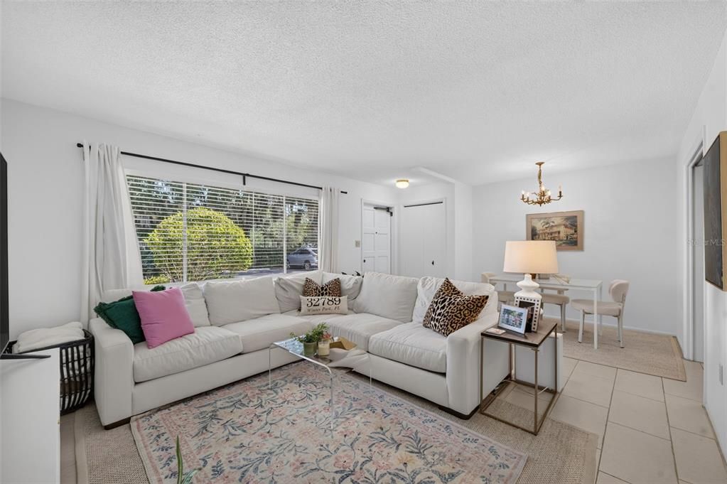 For Sale: $475,000 (1 beds, 1 baths, 767 Square Feet)