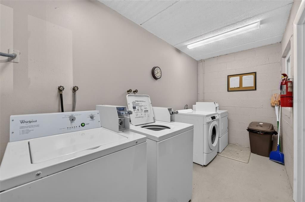 For Sale: $475,000 (1 beds, 1 baths, 767 Square Feet)