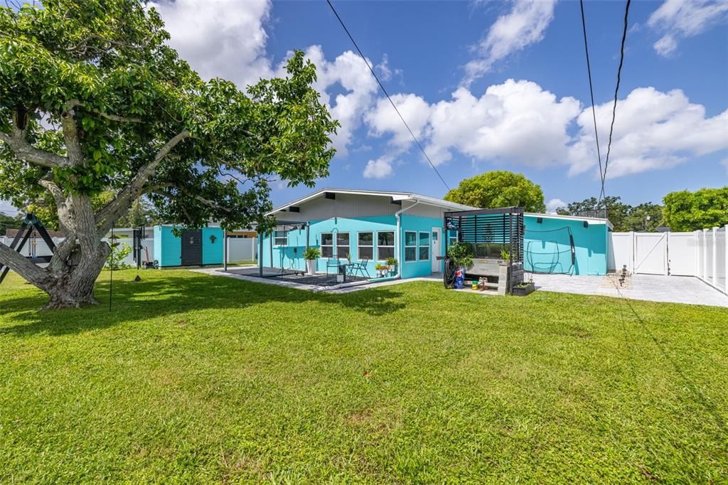 For Sale: $448,900 (3 beds, 2 baths, 1525 Square Feet)