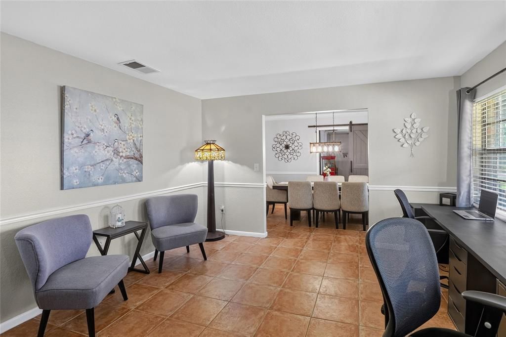 En Venta: $449,000 (4 camas, 3 baños, 2423 Pies cuadrados)