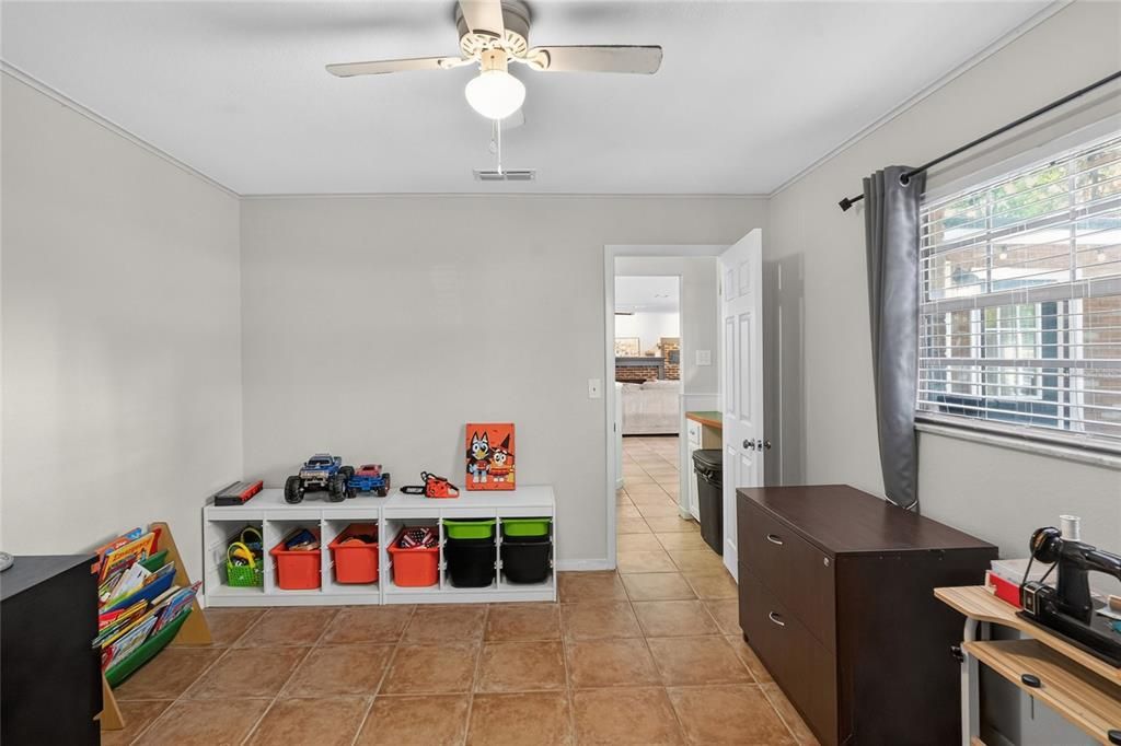 En Venta: $449,000 (4 camas, 3 baños, 2423 Pies cuadrados)