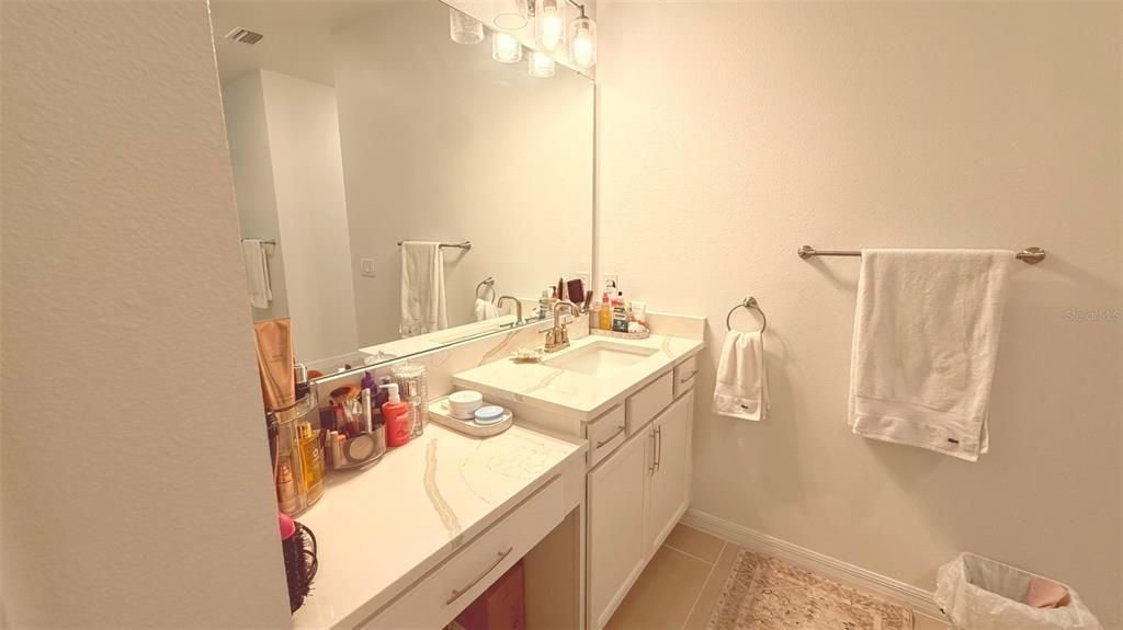В аренду: $3,290 (5 спален, 3 ванн, 3800 Квадратных фут)