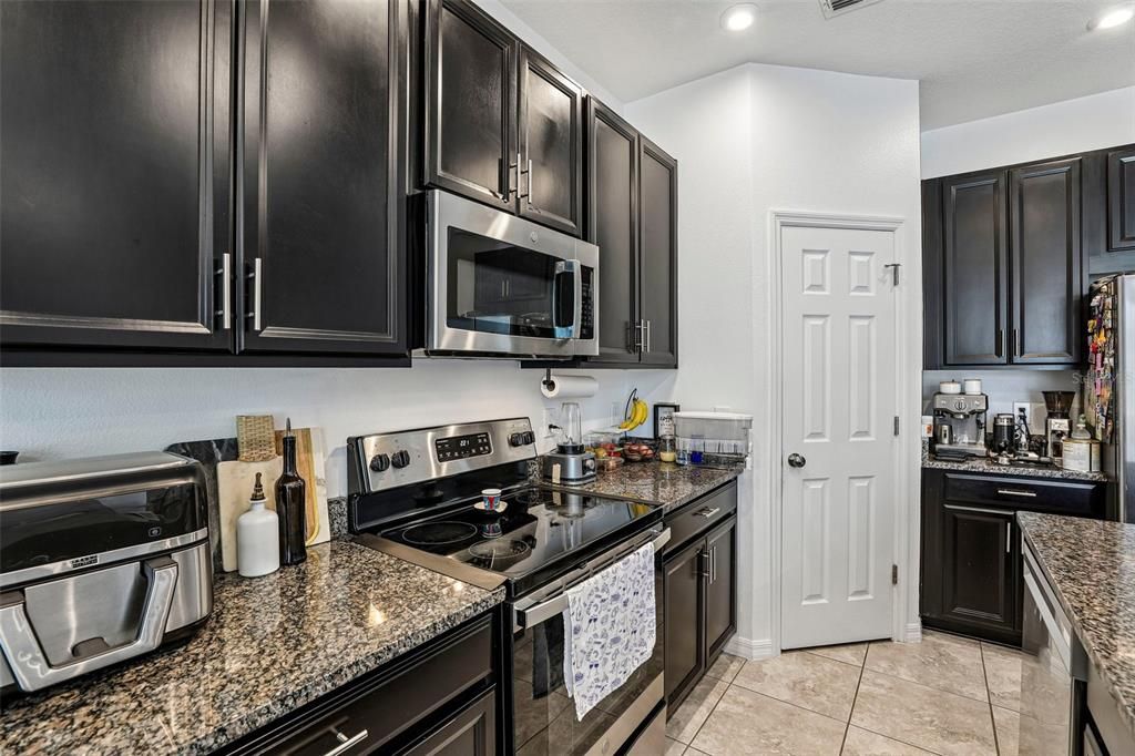 En Venta: $345,000 (3 camas, 2 baños, 1359 Pies cuadrados)