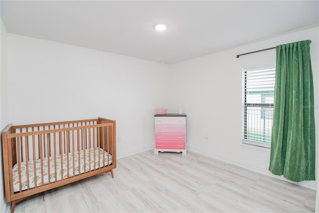 En Venta: $419,900 (4 camas, 3 baños, 2200 Pies cuadrados)