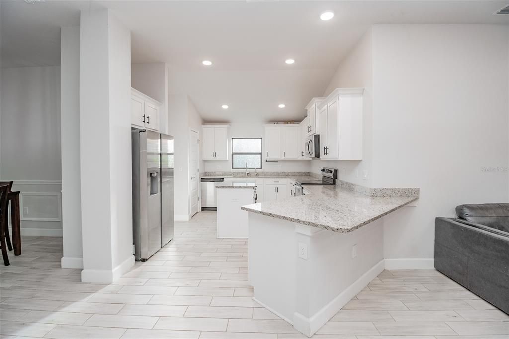 En Venta: $419,900 (4 camas, 3 baños, 2200 Pies cuadrados)
