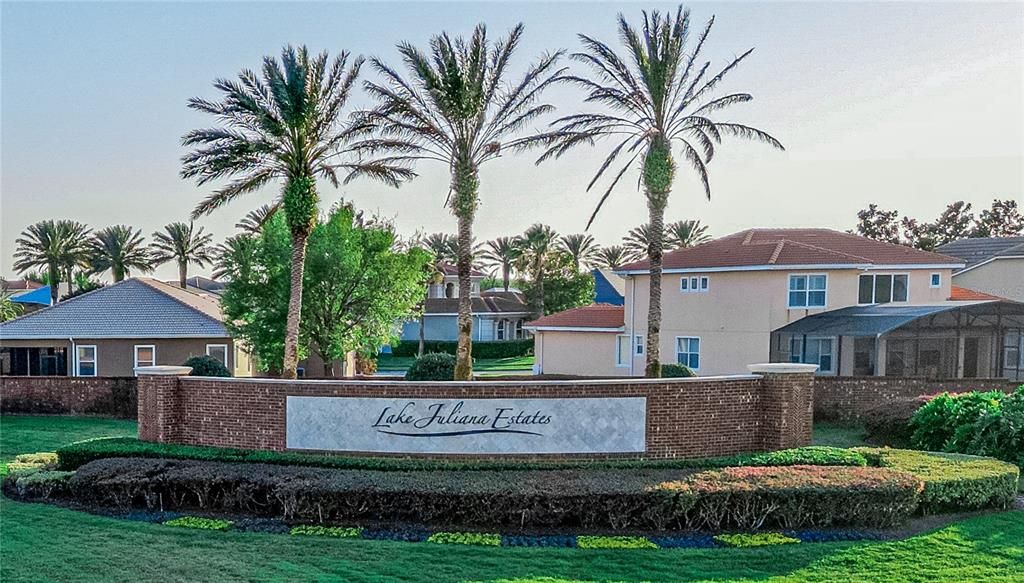 En Venta: $419,900 (4 camas, 3 baños, 2200 Pies cuadrados)