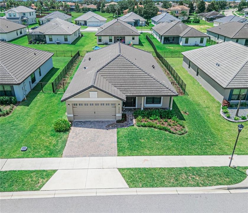 En Venta: $419,900 (4 camas, 3 baños, 2200 Pies cuadrados)
