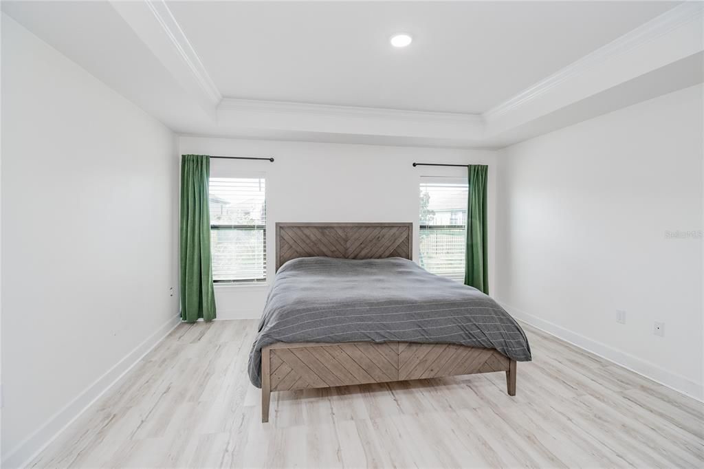 En Venta: $419,900 (4 camas, 3 baños, 2200 Pies cuadrados)