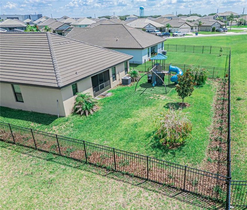 En Venta: $419,900 (4 camas, 3 baños, 2200 Pies cuadrados)