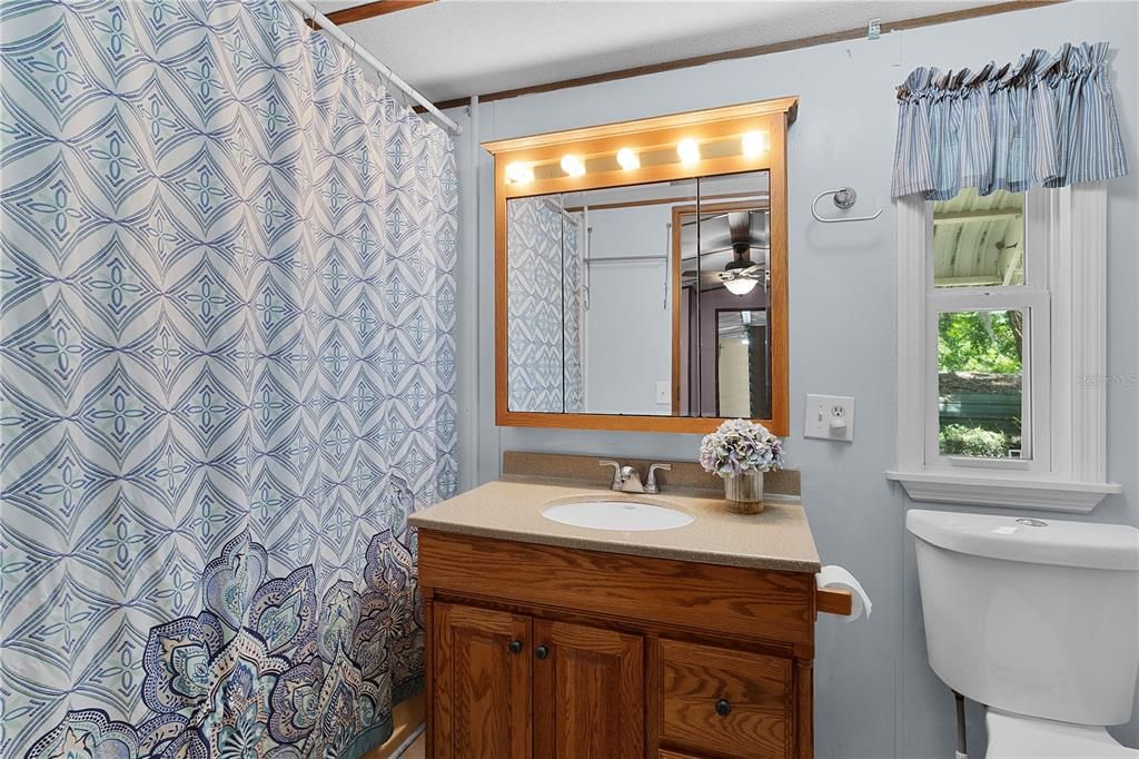 For Sale: $140,000 (2 beds, 2 baths, 924 Square Feet)