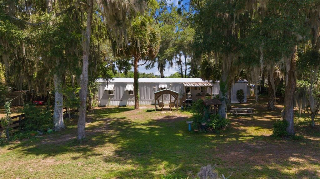 For Sale: $140,000 (2 beds, 2 baths, 924 Square Feet)
