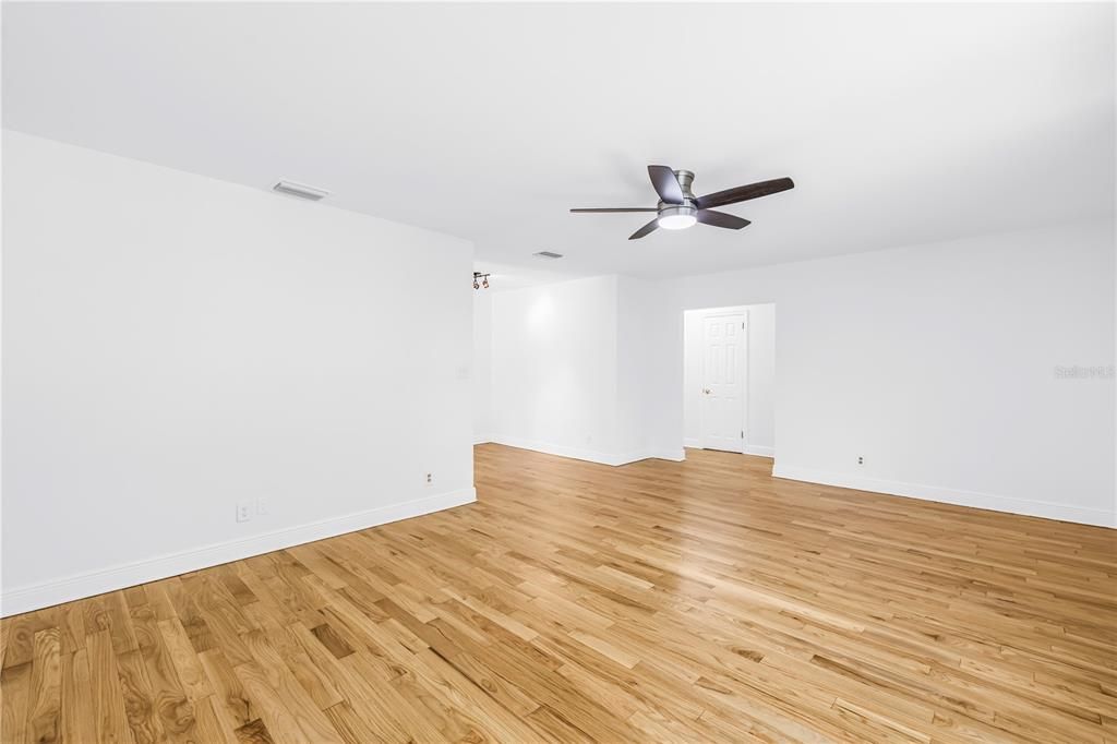 В аренду: $4,250 (2 спален, 2 ванн, 1450 Квадратных фут)