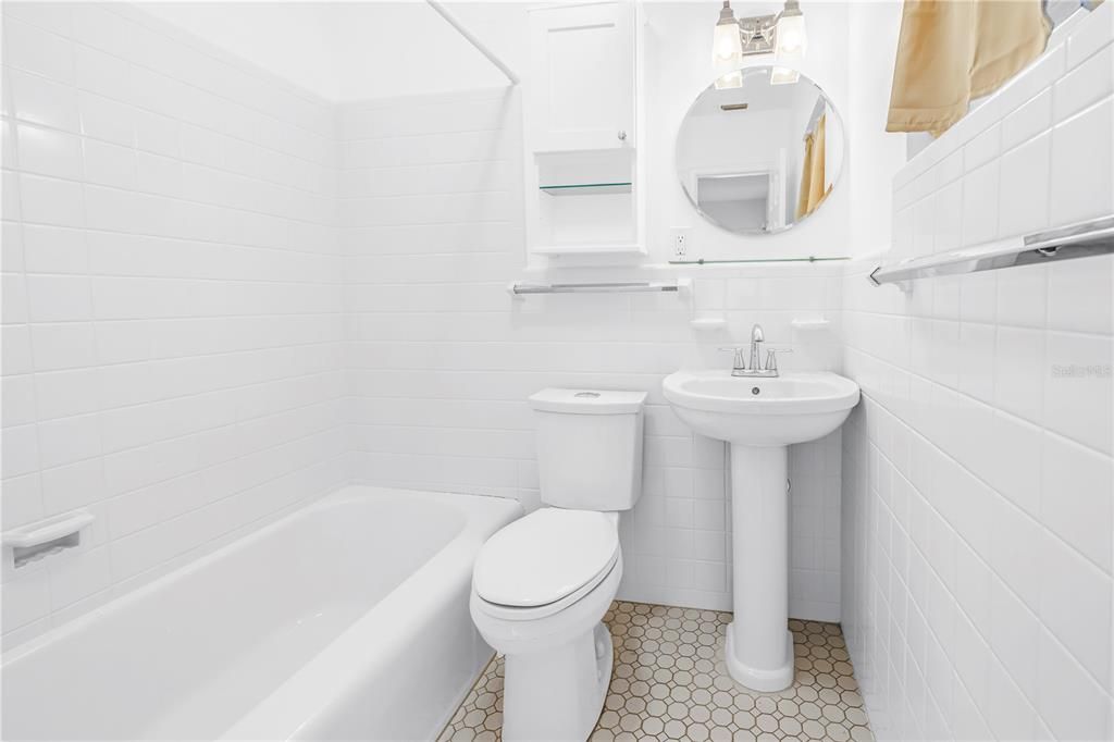 В аренду: $4,250 (2 спален, 2 ванн, 1450 Квадратных фут)