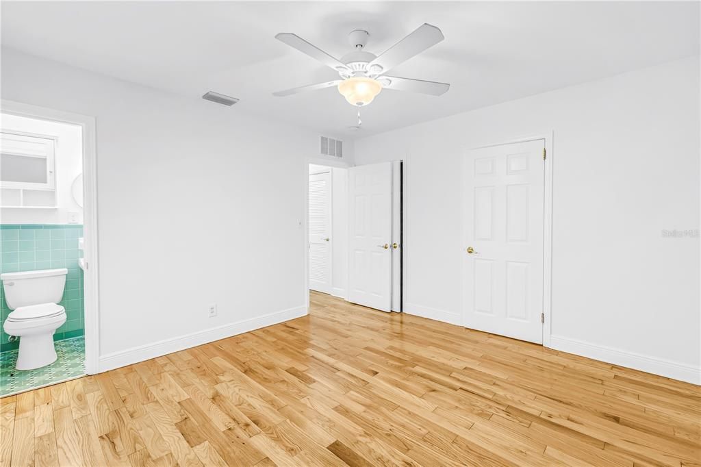 В аренду: $4,250 (2 спален, 2 ванн, 1450 Квадратных фут)