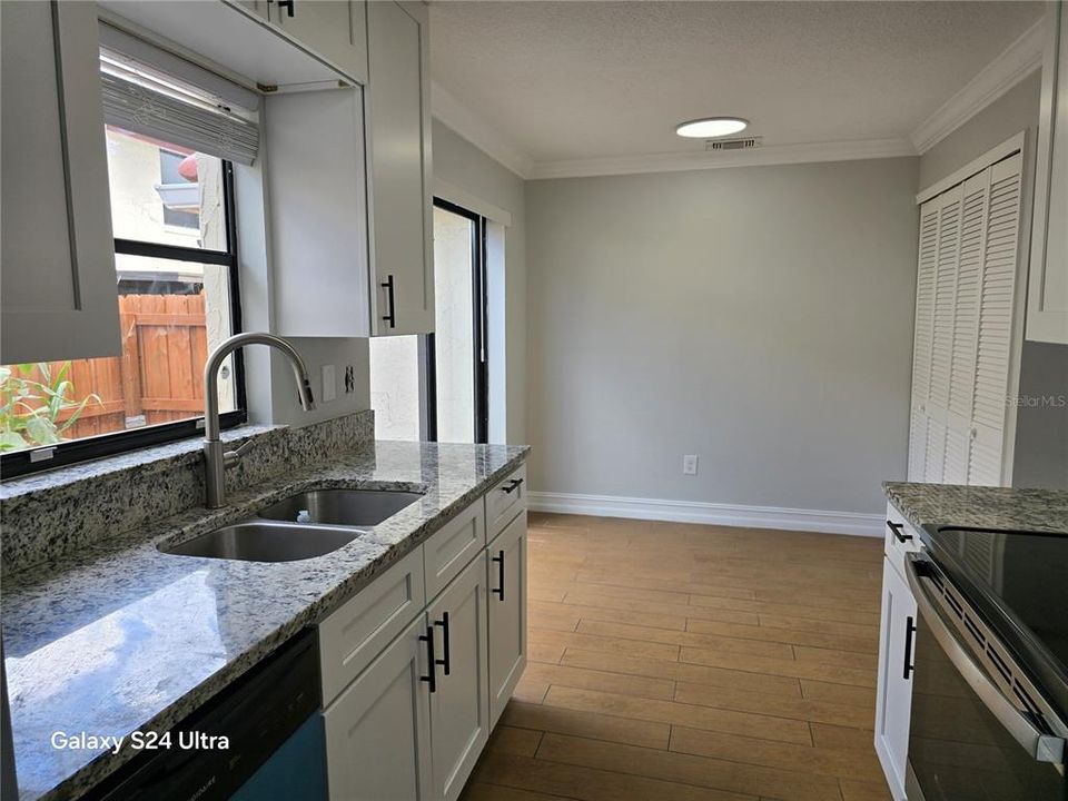 В аренду: $1,795 (2 спален, 2 ванн, 1104 Квадратных фут)