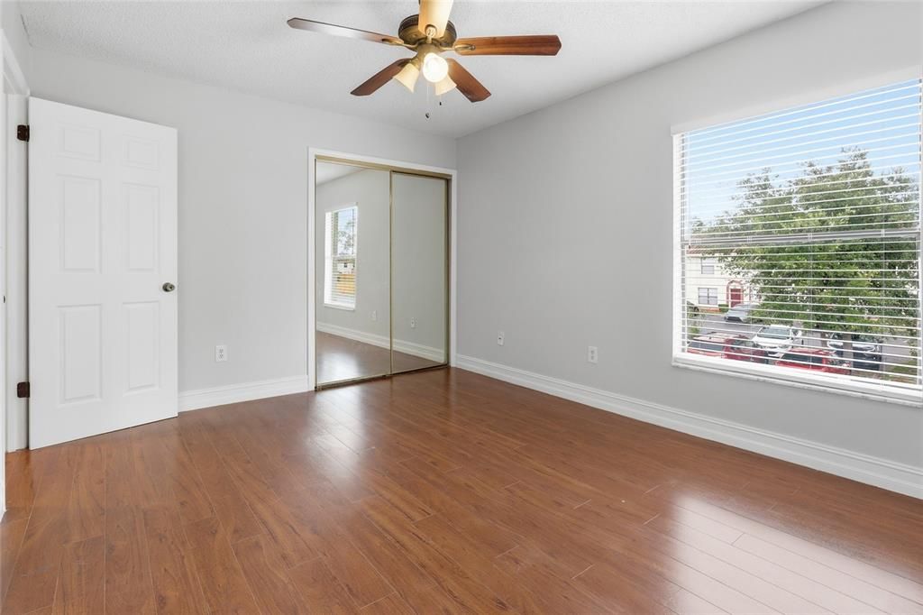 В аренду: $1,795 (2 спален, 2 ванн, 1104 Квадратных фут)