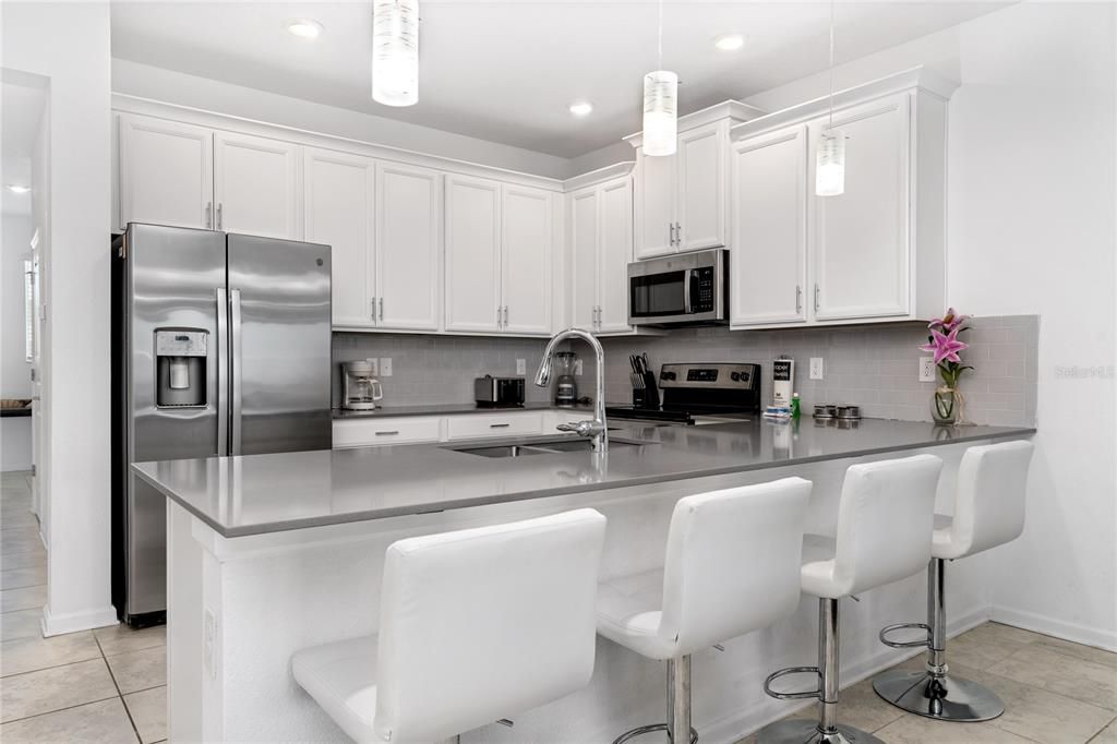 For Sale: $369,000 (3 beds, 2 baths, 1787 Square Feet)